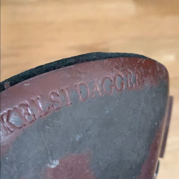 KELSI DAGGER EMBELLISHED DETAIL FLATS SIZE… - Picture 7 of 7